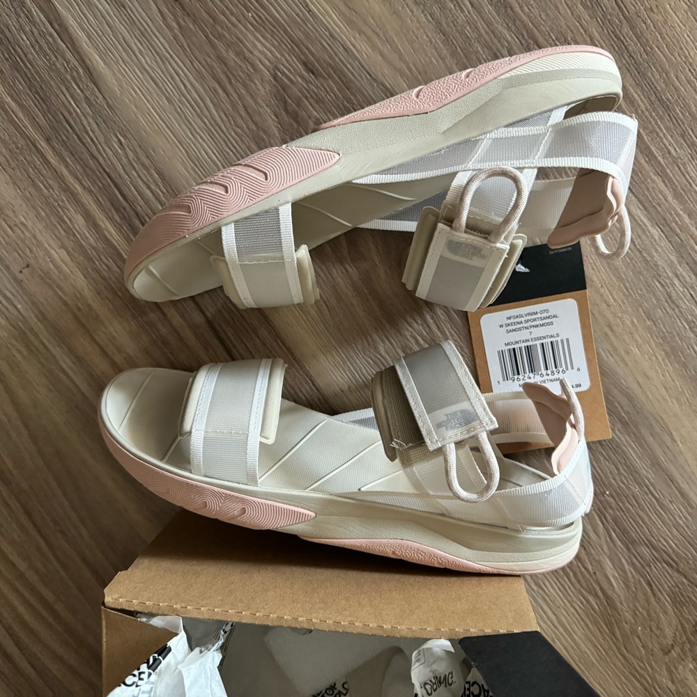 NWT The North Face Keena Sandals